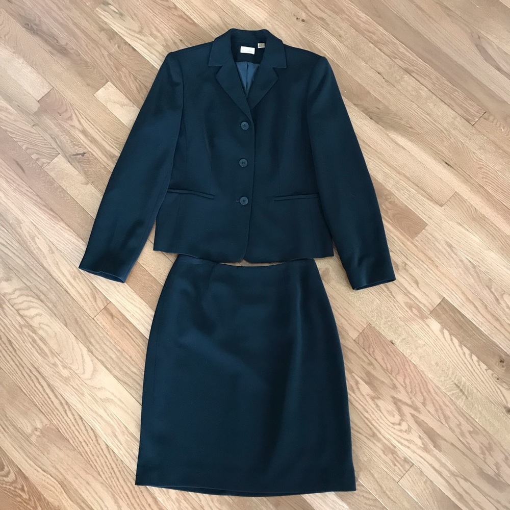 Caslon Black Suit, size 4 - like new